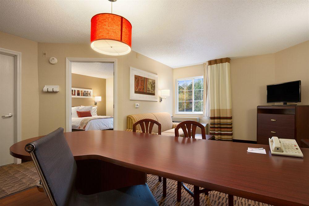 Mainstay Suites Detroit Farmington Hills Zewnętrze zdjęcie