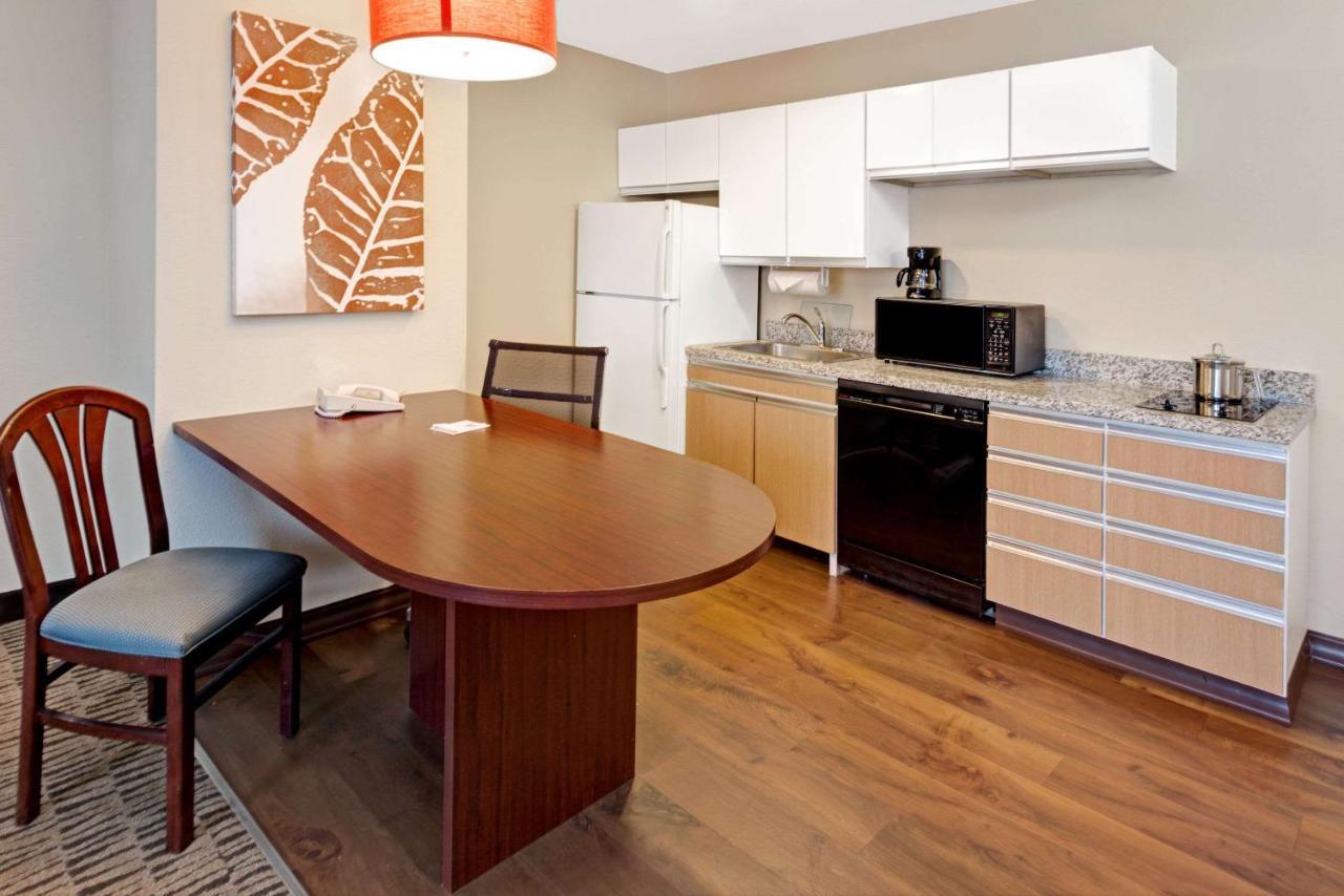 Mainstay Suites Detroit Farmington Hills Zewnętrze zdjęcie