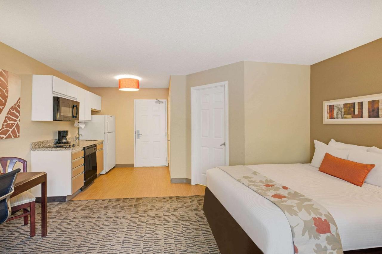 Mainstay Suites Detroit Farmington Hills Zewnętrze zdjęcie
