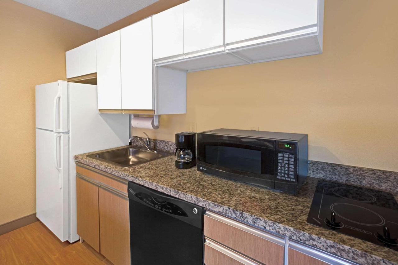 Mainstay Suites Detroit Farmington Hills Zewnętrze zdjęcie