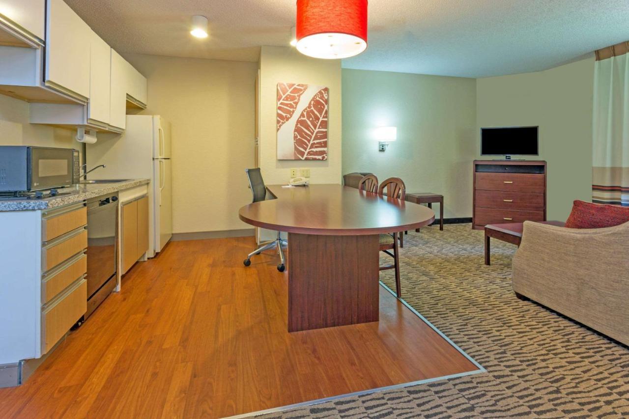 Mainstay Suites Detroit Farmington Hills Zewnętrze zdjęcie