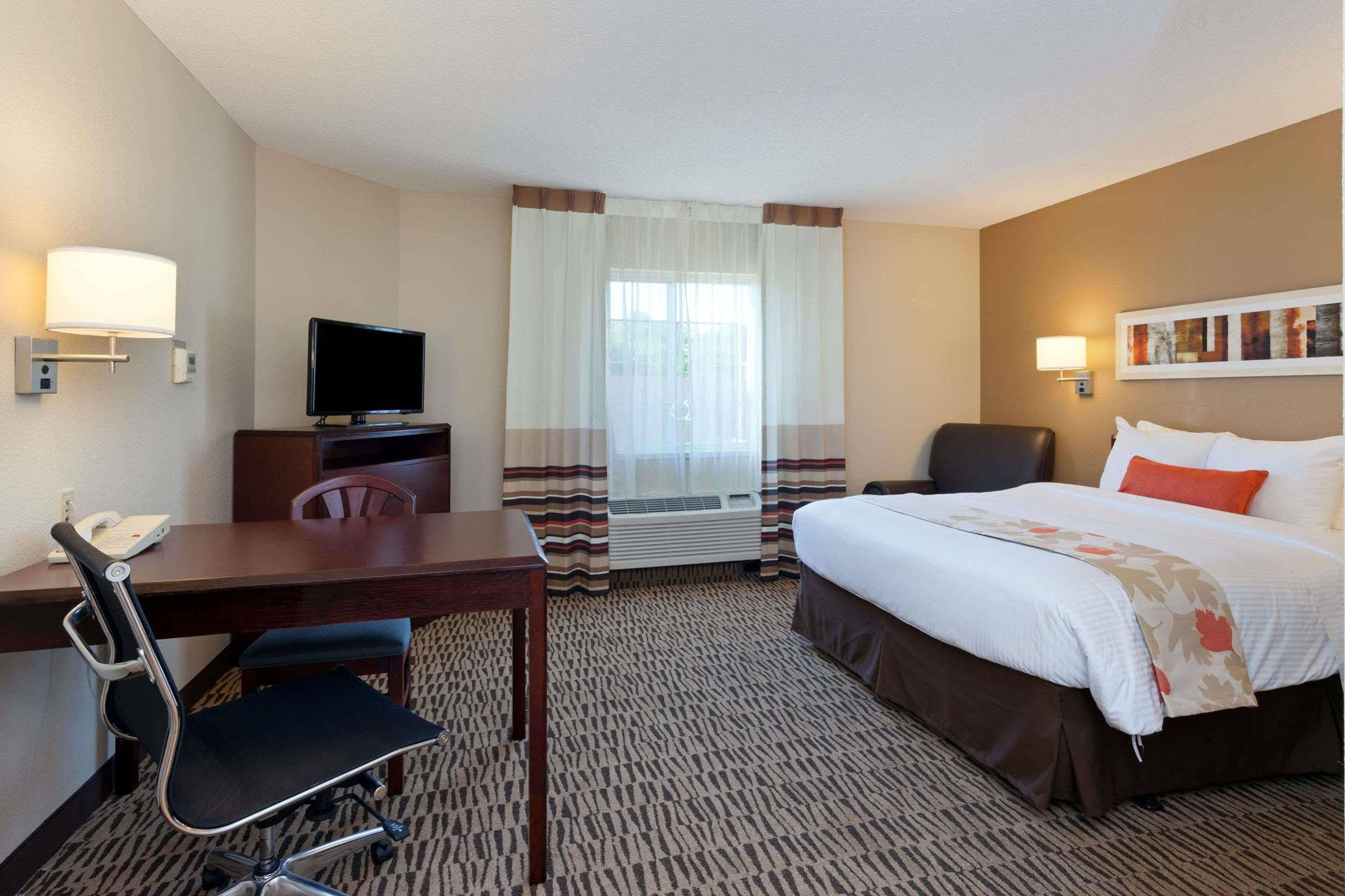 Mainstay Suites Detroit Farmington Hills Zewnętrze zdjęcie