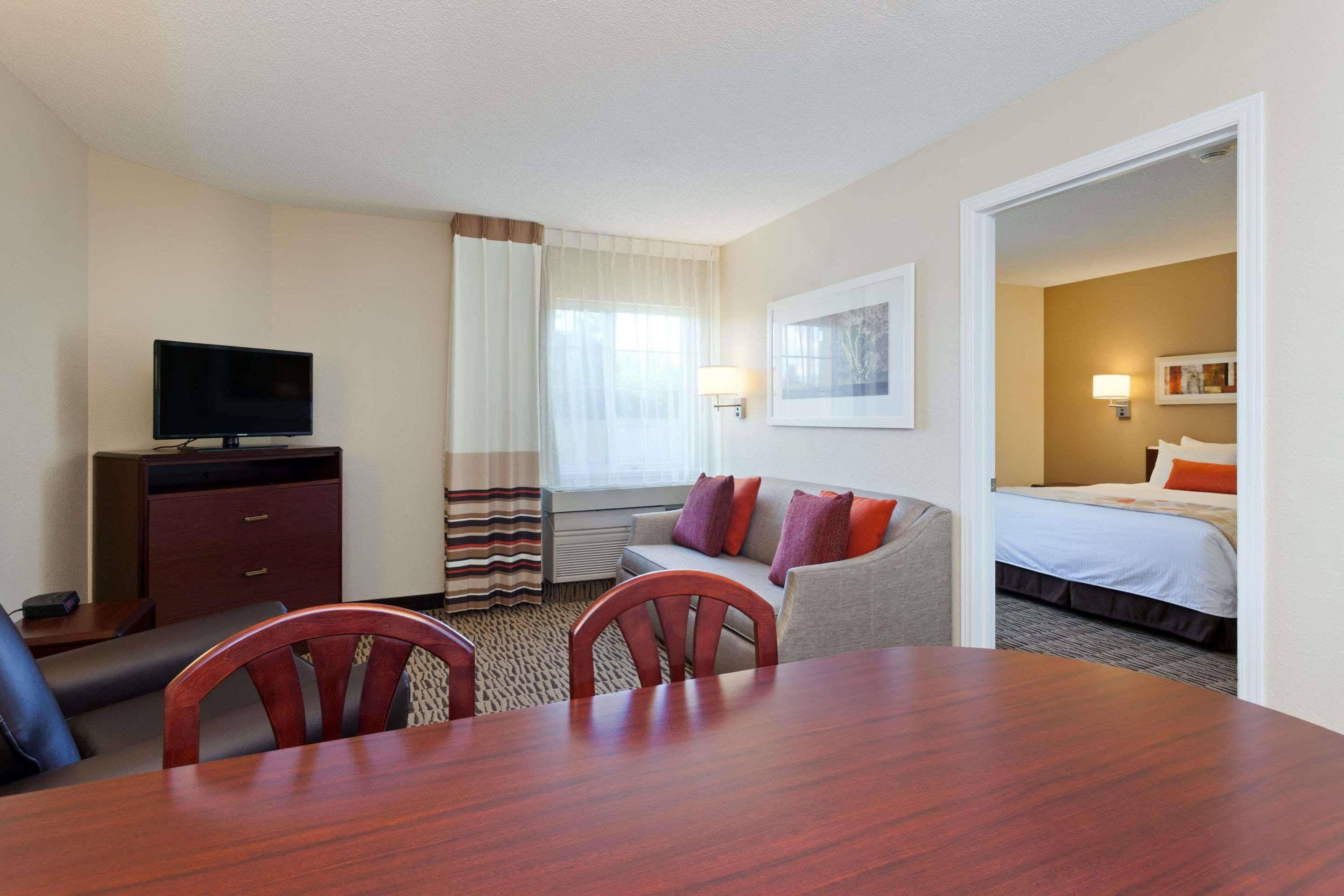 Mainstay Suites Detroit Farmington Hills Zewnętrze zdjęcie